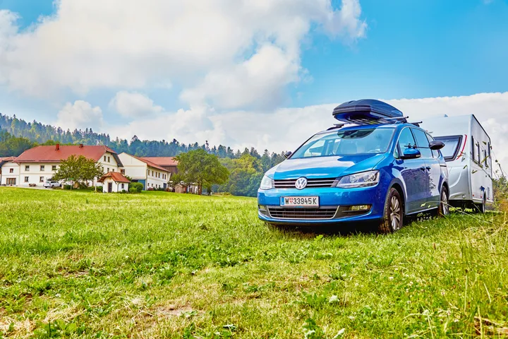 Machine, Spoke, Car, Transportation, Vehicle, Caravan, Van, Outdoors, Architecture, Building, Shelter